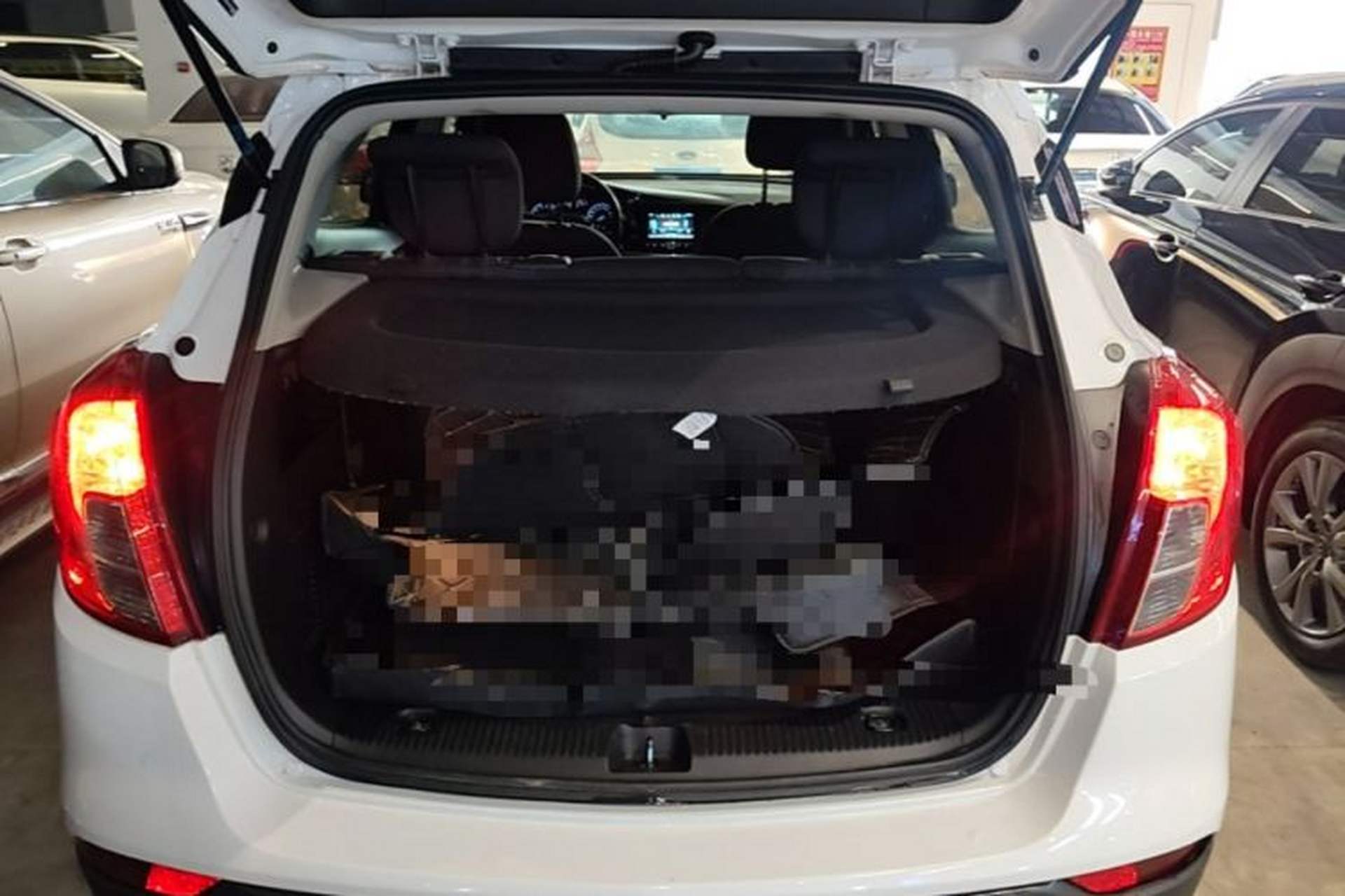 Used Buick Encore 2018 18T Automatic Two-Wheel Drive Urban Leading Model Trunk
