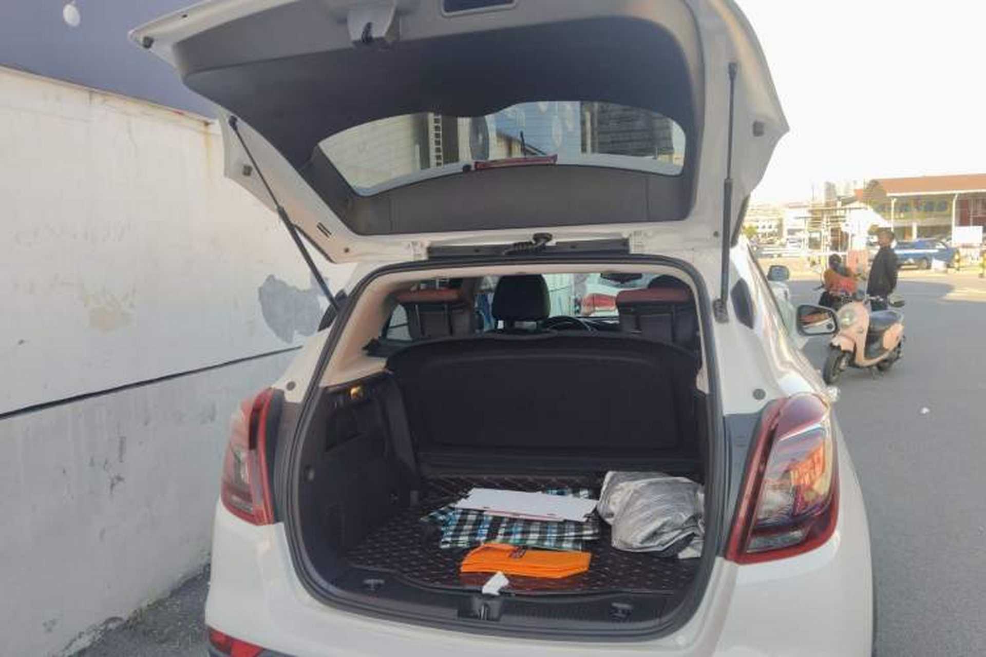 Used Buick Encore 2018 18T Automatic Two-Wheel Drive Urban Elite Model Trunk