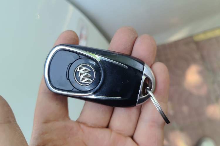 Used Buick Encore 2018 18T Automatic Two-Wheel Drive Urban Fashion Model Vehicle Key