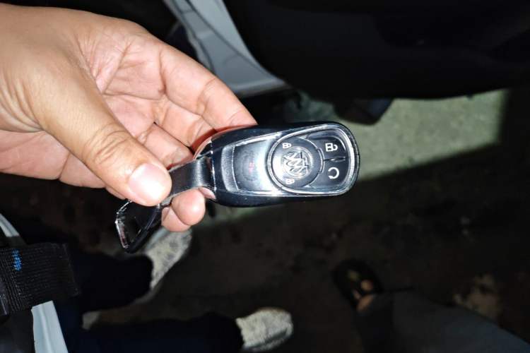 Used Buick Encore 2018 18T Automatic Two-Wheel Drive Urban Elite Model Vehicle Key