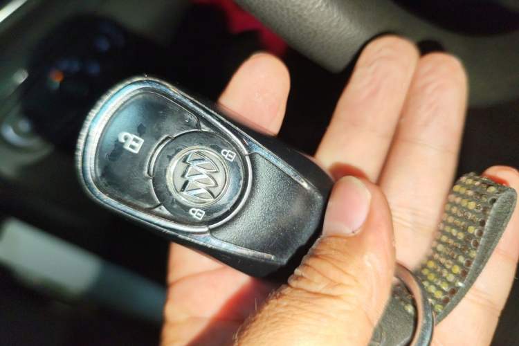Used Buick Encore 2018 18T Automatic Two-Wheel Drive Urban Fashion Model Vehicle Key
