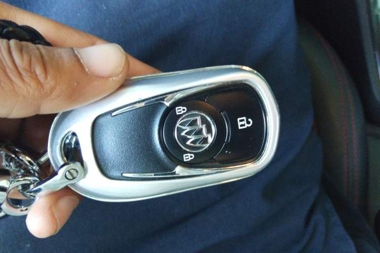 Used Buick Encore 2018 18T Automatic Two-Wheel Drive Urban Fashion Model Vehicle Key