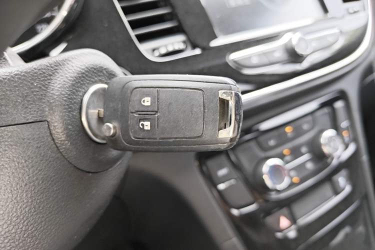Used Buick Encore 2018 18T Automatic Two-Wheel Drive Urban Leading Model Vehicle Key