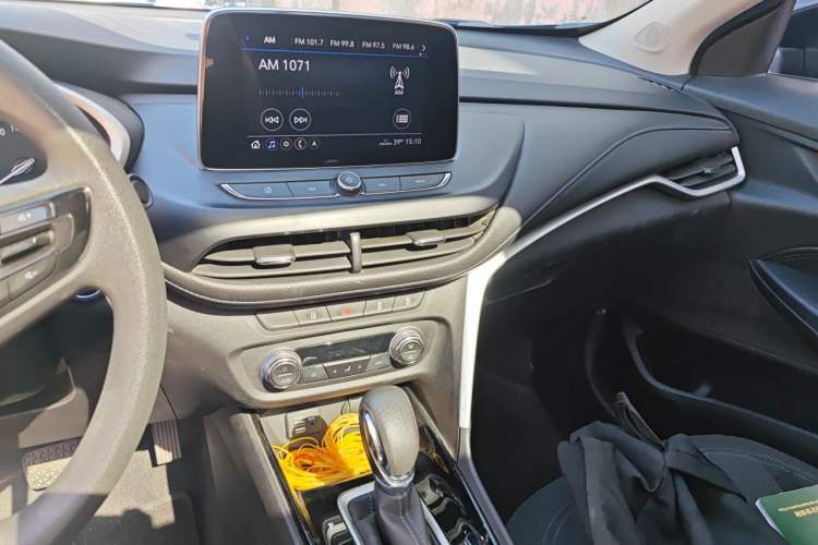 Used Buick Encore 2020 20T CVT Elite Edition Audio And AC Panel