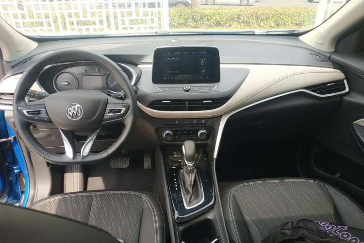 Used Buick Encore 2020 15T Automatic Comfort Version Center Console
