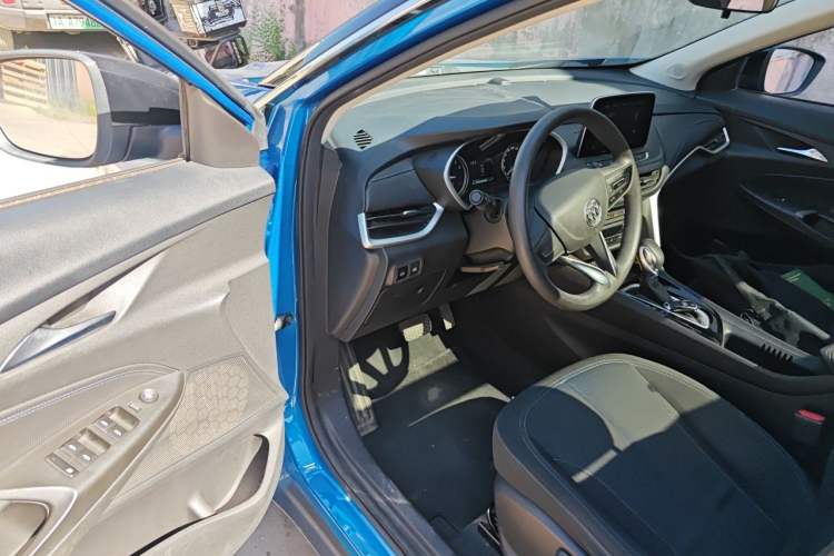 Used Buick Encore 2020 20T CVT Elite Edition Driver Seat