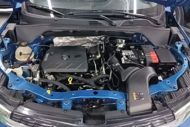 Used Buick Encore 2020 20T CVT Elite Edition Engine Bay