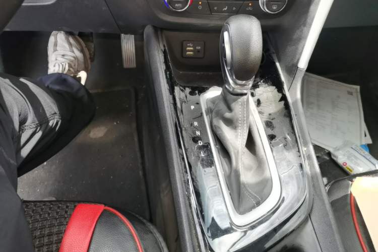 Used Buick Encore 2020 20T CVT Elite Edition Gear Lever