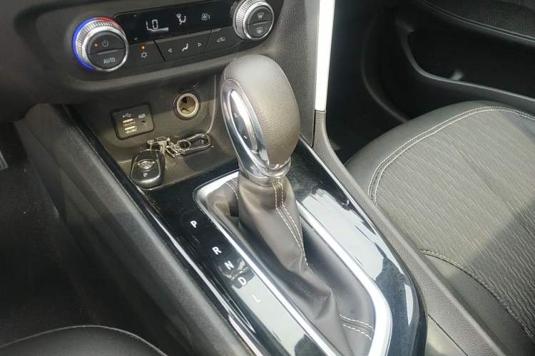 Used Buick Encore 2020 15T Automatic Comfort Version Gear Lever