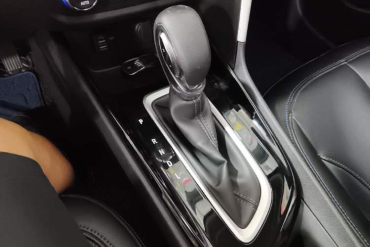 Used Buick Encore 2020 20T CVT Elite Edition Gear Lever