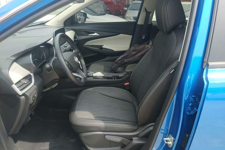 Used Buick Encore 2020 15T Automatic Comfort Version Left Front Seat