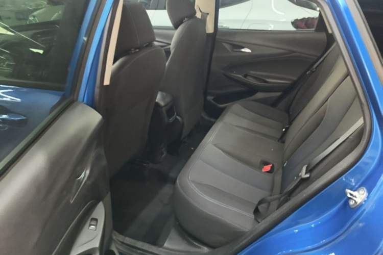 Used Buick Encore 2020 20T CVT Elite Edition Left Rear Seat
