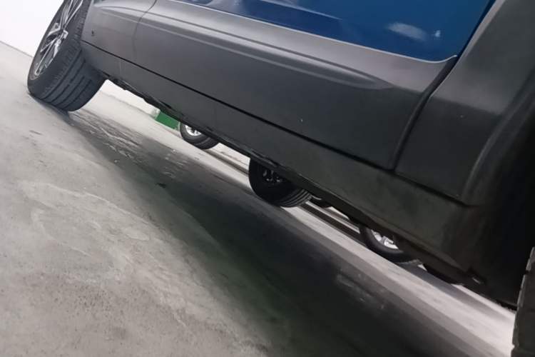 Used Buick Encore 2020 20T CVT Elite Edition Right Side Sill