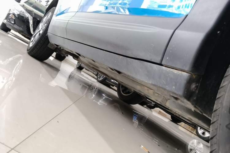 Used Buick Encore 2020 20T CVT Elite Edition Right Side Sill