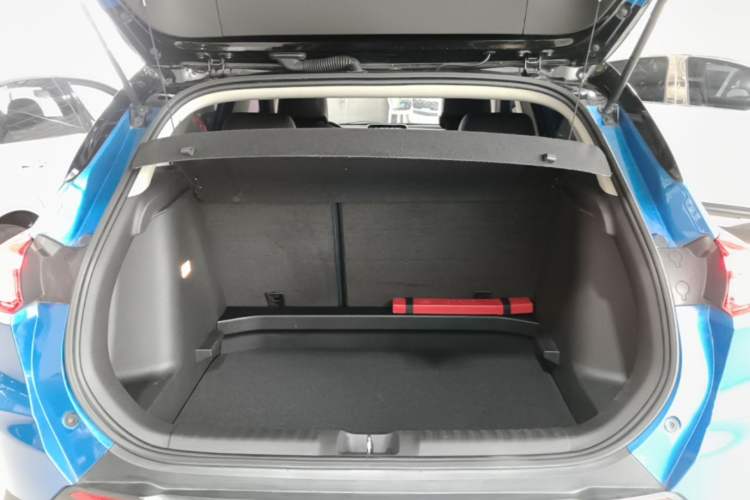 Used Buick Encore 2020 20T CVT Elite Edition Trunk