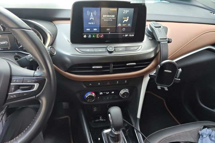 Used Buick Encore 2020 20T CVT Luxury Edition Audio And AC Panel