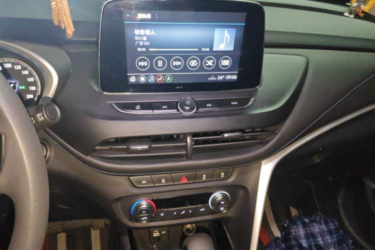 Used Buick Encore 2020 20T CVT Elite Edition Audio And AC Panel