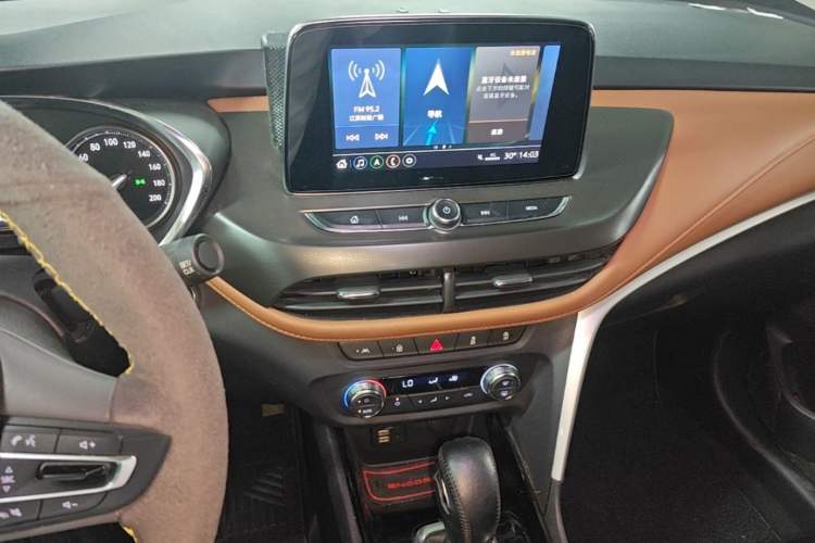 Used Buick Encore 2020 20T CVT Luxury Edition Audio And AC Panel