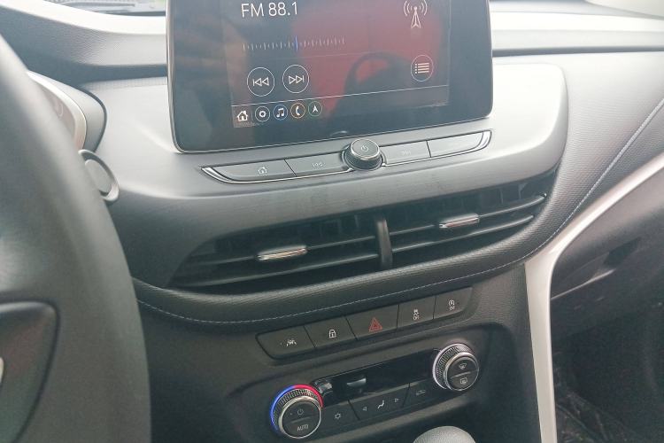 Used Buick Encore 2020 20T CVT Elite Edition Audio And AC Panel