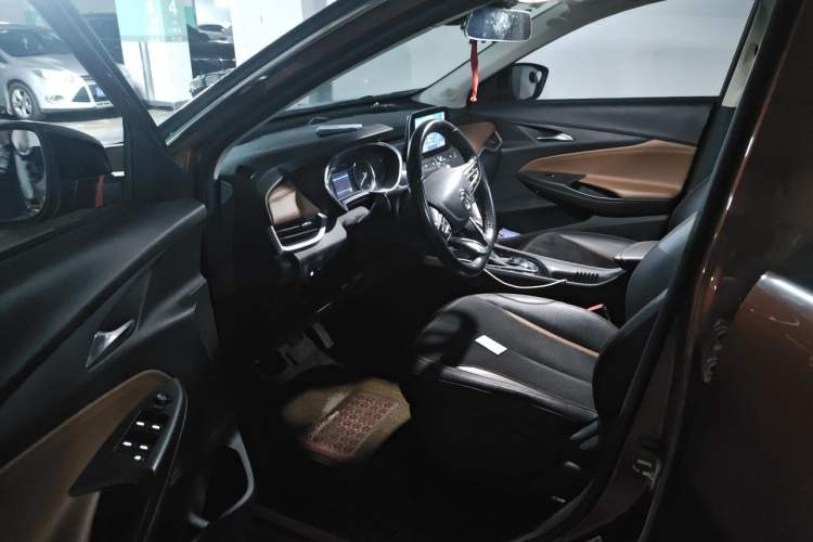 Used Buick Encore 2020 20T CVT Luxury Edition Driver Seat