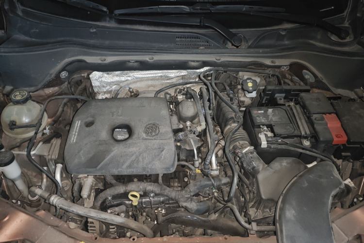 Used Buick Encore 2020 20T CVT Luxury Edition Engine Bay