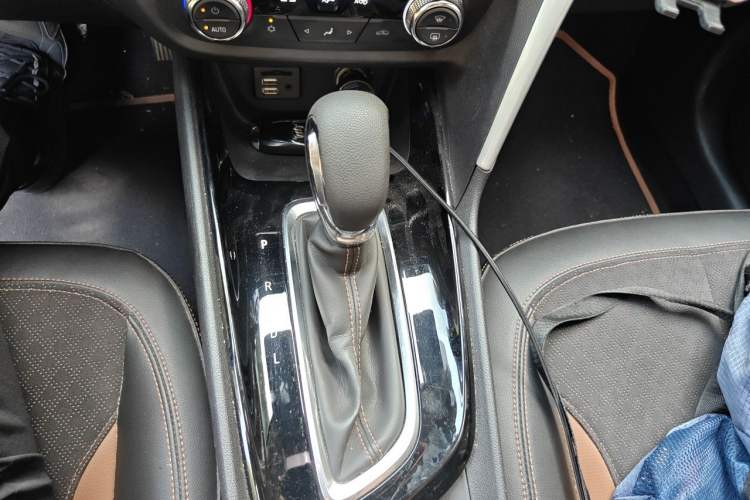 Used Buick Encore 2020 20T CVT Luxury Edition Gear Lever