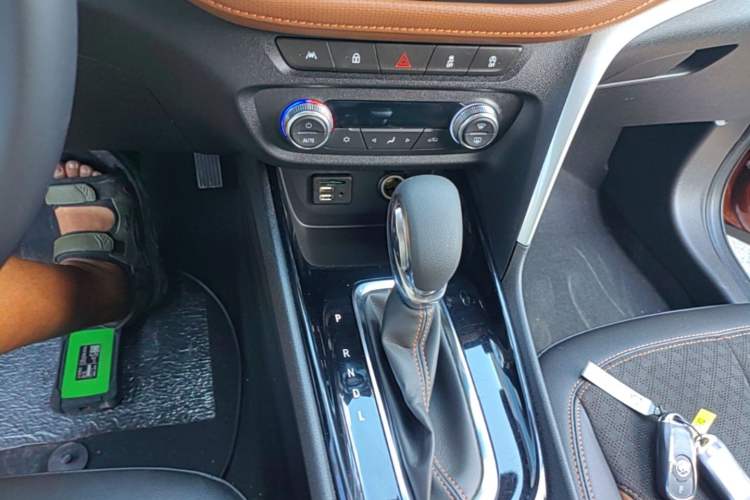 Used Buick Encore 2020 20T CVT Luxury Edition Gear Lever