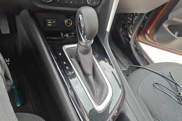 Used Buick Encore 2020 20T CVT Elite Edition Gear Lever