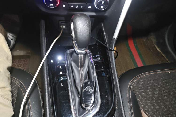 Used Buick Encore 2020 20T CVT Luxury Edition Gear Lever
