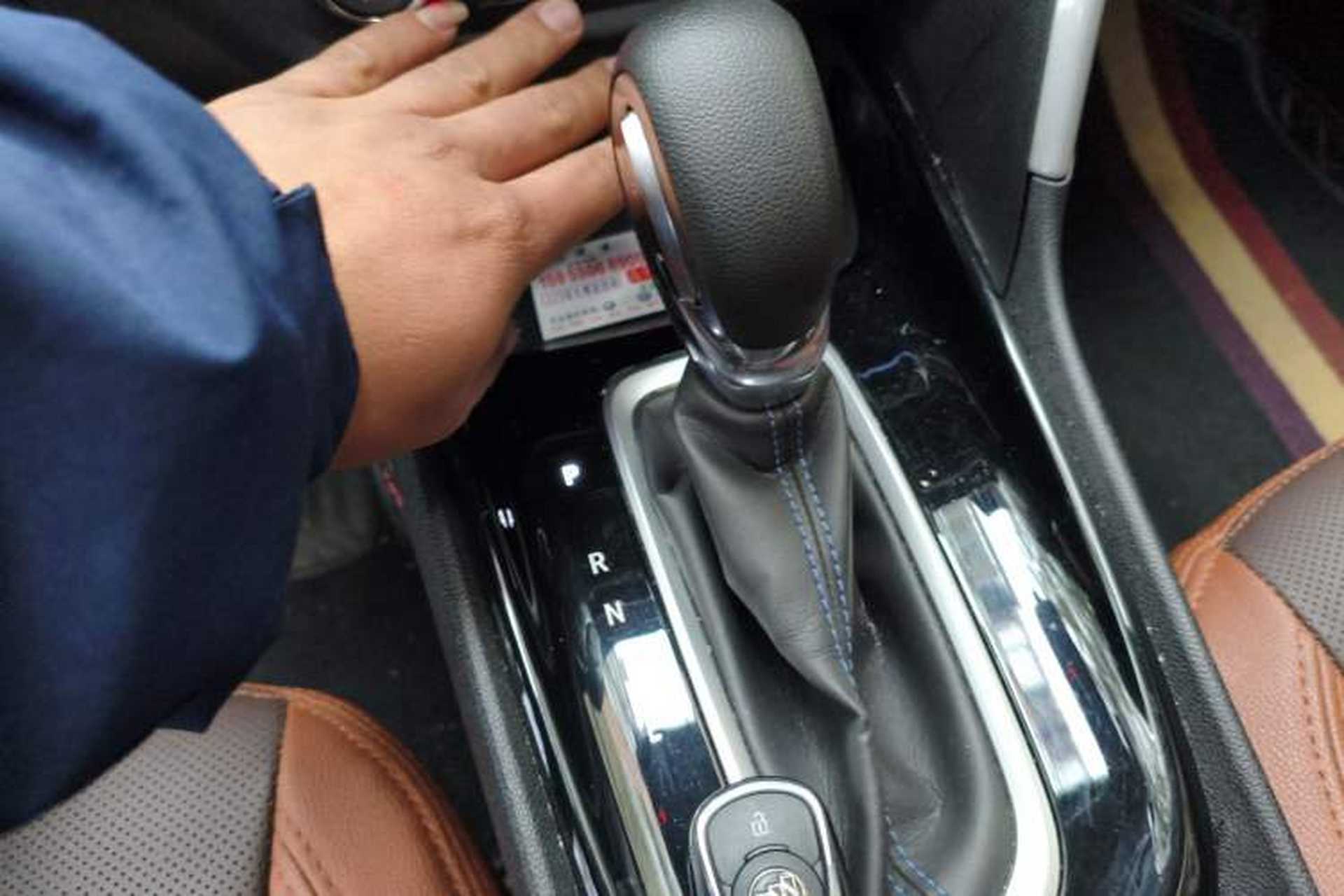 Used Buick Encore 2020 20T CVT Elite Edition Gear Lever
