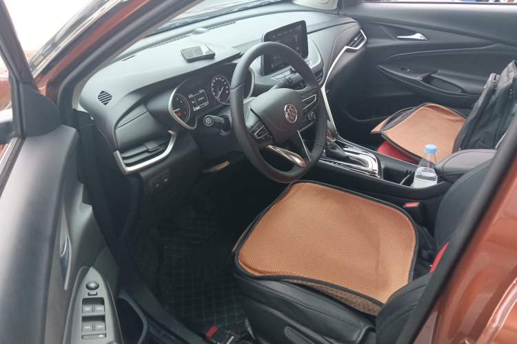 Used Buick Encore 2020 20T CVT Elite Edition Interior 3