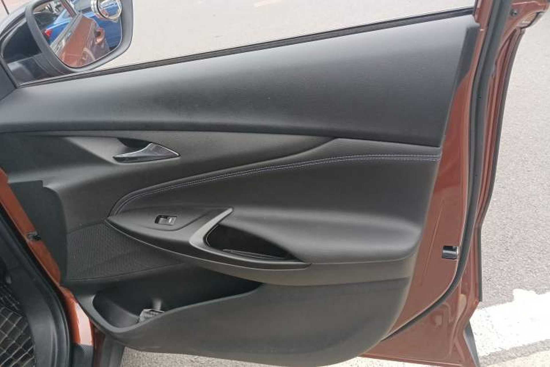 Used Buick Encore 2020 20T CVT Elite Edition Interior 5