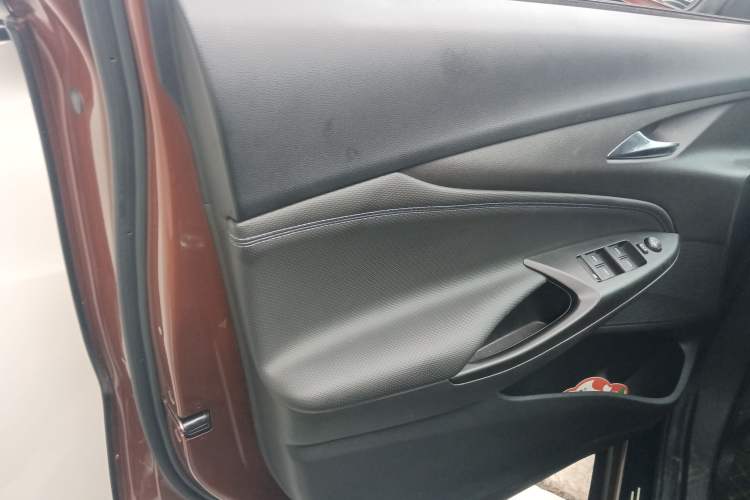 Used Buick Encore 2020 20T CVT Elite Edition Interior 7