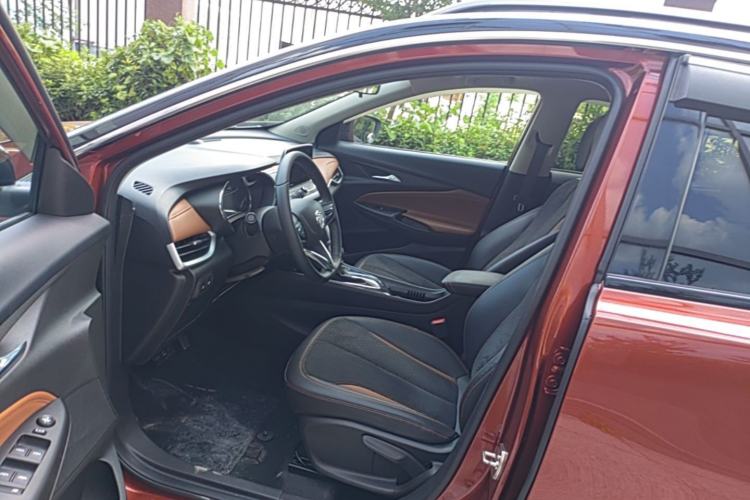 Used Buick Encore 2020 20T CVT Luxury Edition Left Front Seat