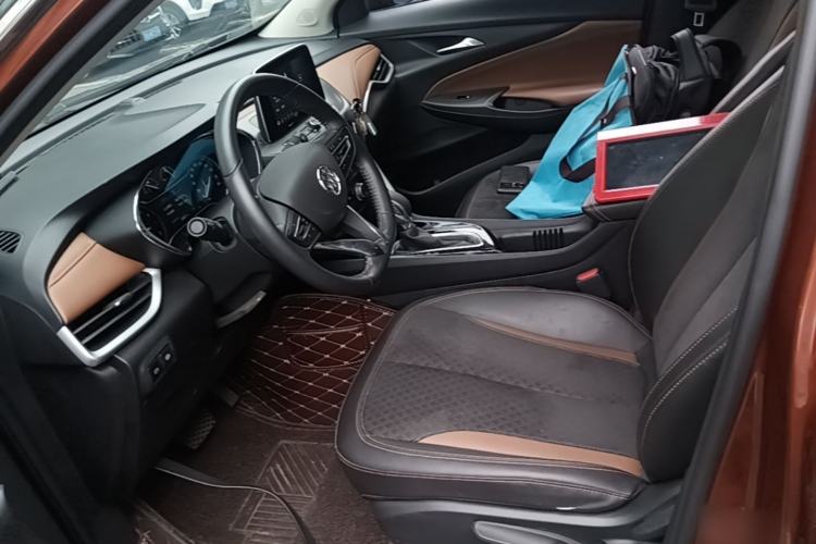 Used Buick Encore 2020 20T CVT Luxury Edition Left Front Seat