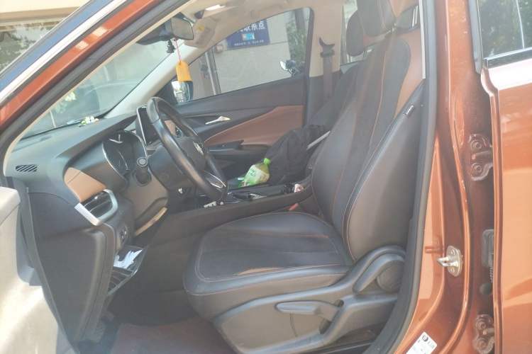 Used Buick Encore 2020 20T CVT Luxury Edition Left Front Seat