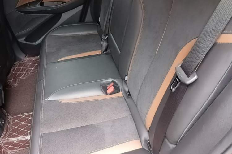 Used Buick Encore 2020 20T CVT Luxury Edition Left Rear Seat