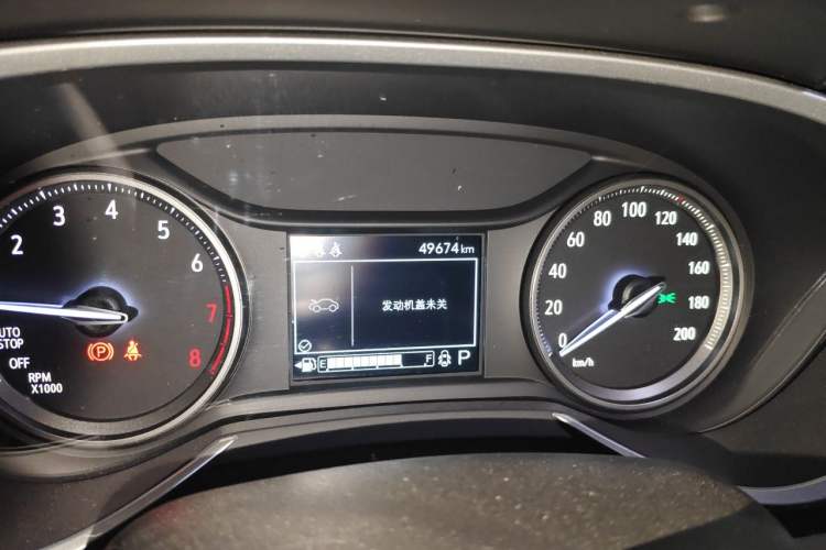 Used Buick Encore 2020 20T CVT Elite Edition Odometer Close Up