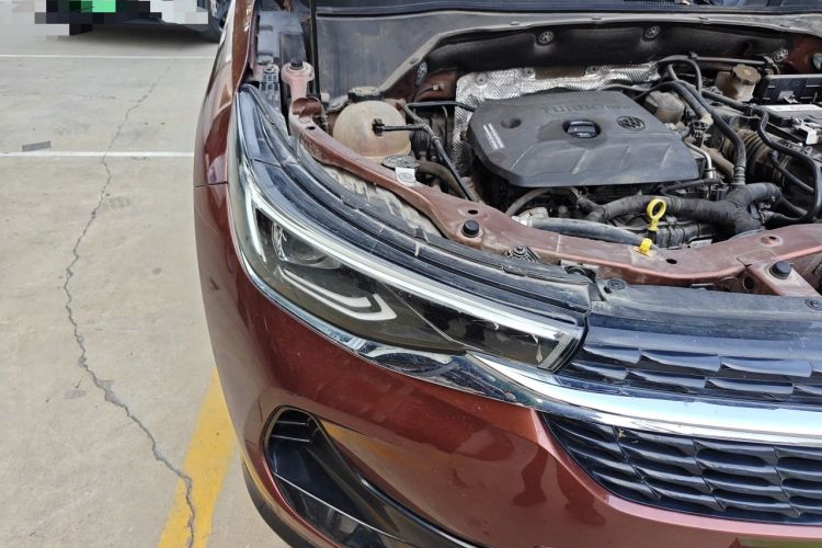 Used Buick Encore 2020 20T CVT Luxury Edition Right Front Headlight