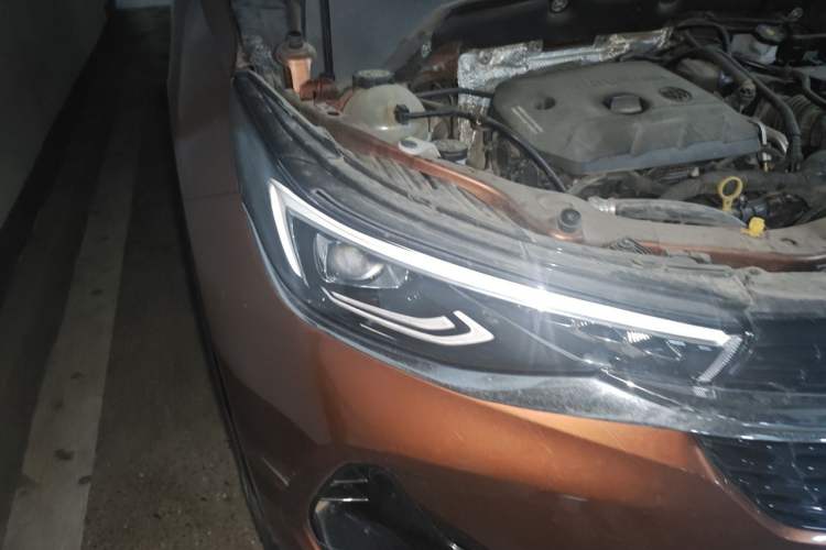 Used Buick Encore 2020 20T CVT Luxury Edition Right Front Headlight