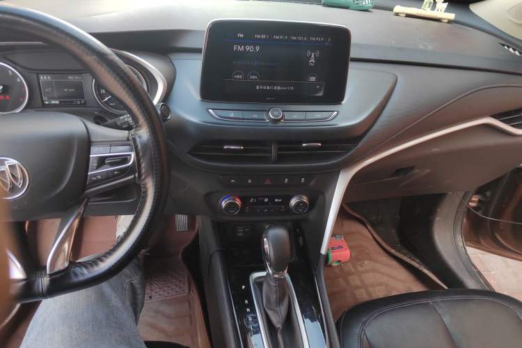 Used Buick Encore 2020 20T CVT Elite Edition Audio And AC Panel