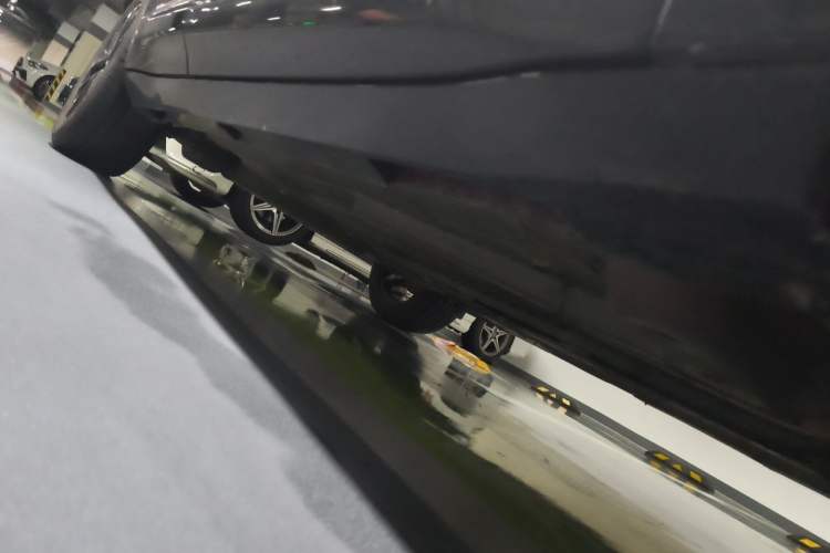 Used Buick Encore 2020 20T CVT Elite Edition Chassis Front Right