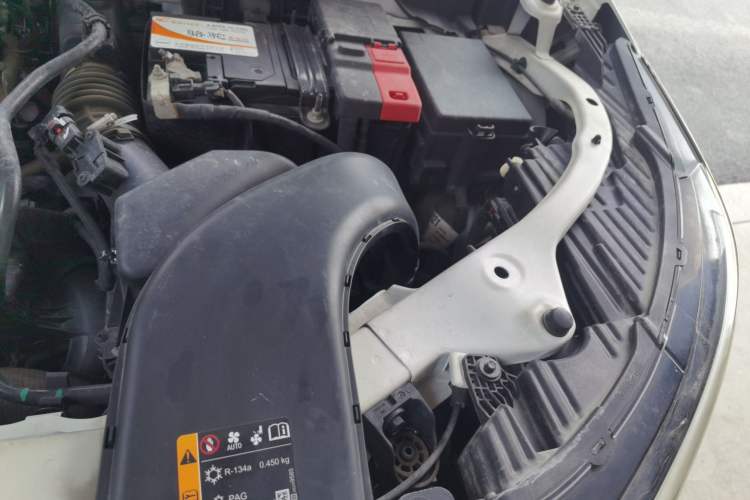 Used Buick Encore 2020 20T CVT Elite Edition Engine Bay Left
