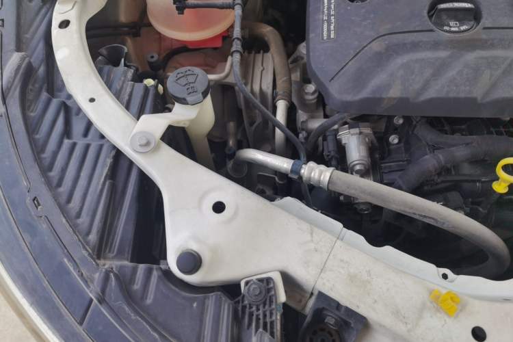 Used Buick Encore 2020 20T CVT Elite Edition Engine Bay Right