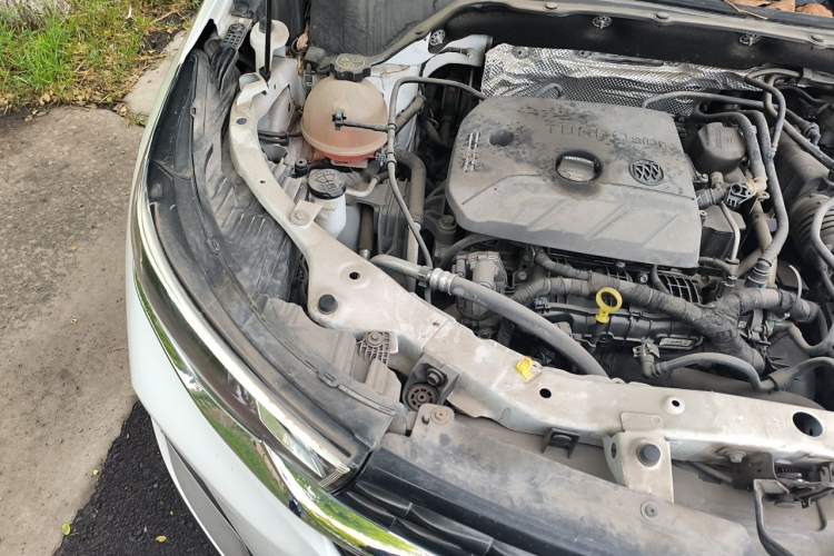 Used Buick Encore 2020 20T CVT Elite Edition Engine Bay Right