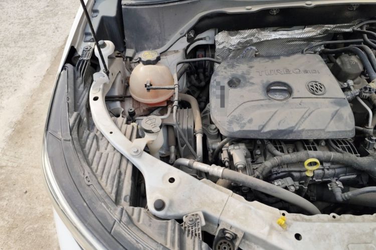 Used Buick Encore 2020 20T CVT Elite Edition Engine Bay Right