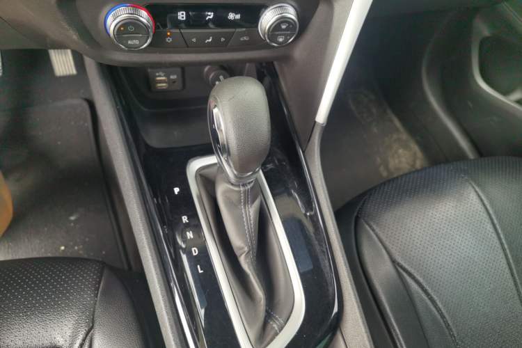 Used Buick Encore 2020 20T CVT Elite Edition Gear Lever