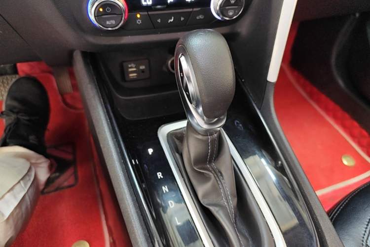 Used Buick Encore 2020 20T CVT Elite Edition Gear Lever