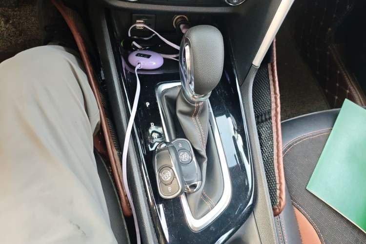 Used Buick Encore 2020 20T CVT Luxury Edition Gear Lever