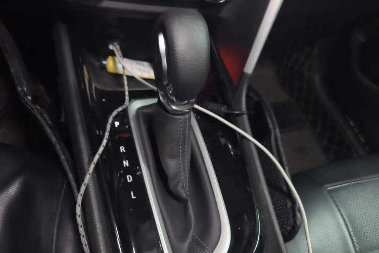 Used Buick Encore 2020 20T CVT Elite Edition Gear Lever